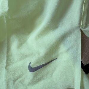 Nike Swift
Women's Dri-FIT Mid-Rise 2.5" Brief-Lined Running Shorts